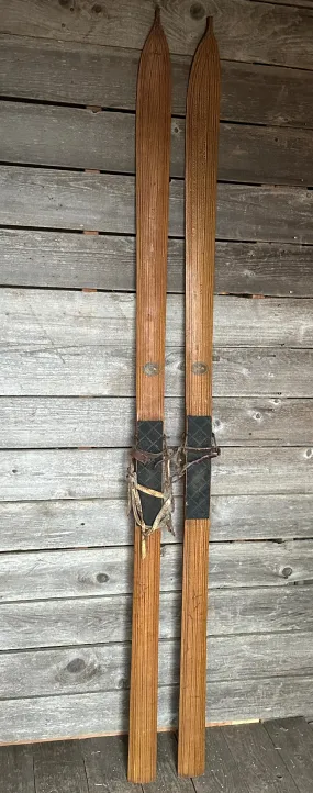 1920s Northland Pointed Tip Skis - Abercrombie and Fitch Co.