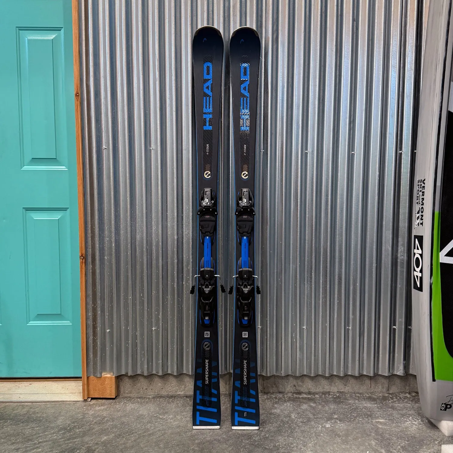 Head Supershape E-Titan Skis w/ Head PRD 12 GW Bindings - USED